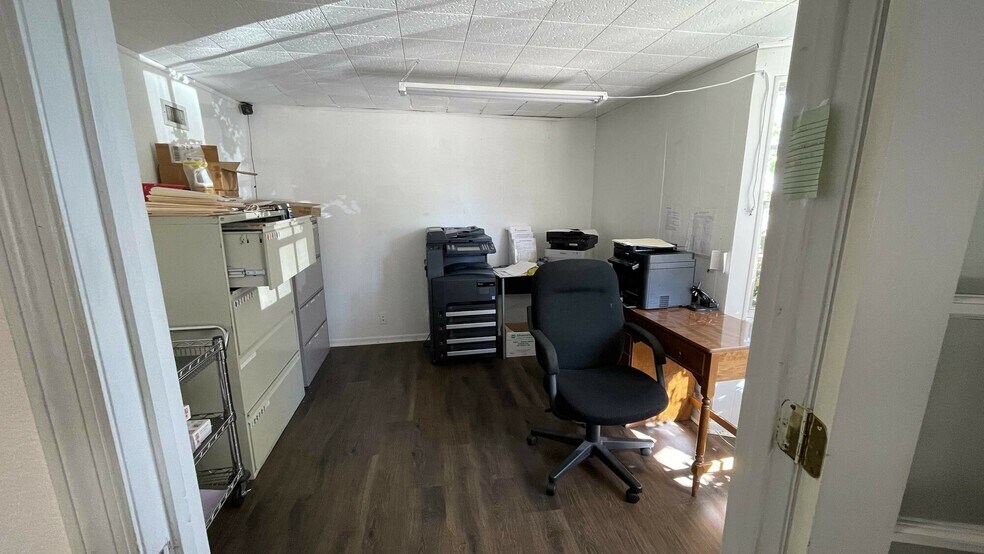 More Photos Of 1803 Salem Rd, Lakeland Medical For Sale