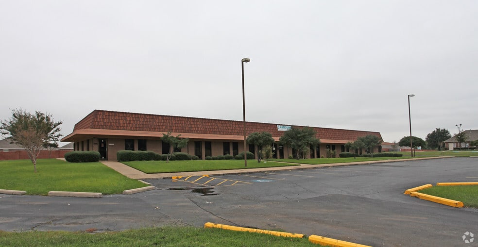 More Photos Of 2701 Osler Dr, Grand Prairie Medical For Sale