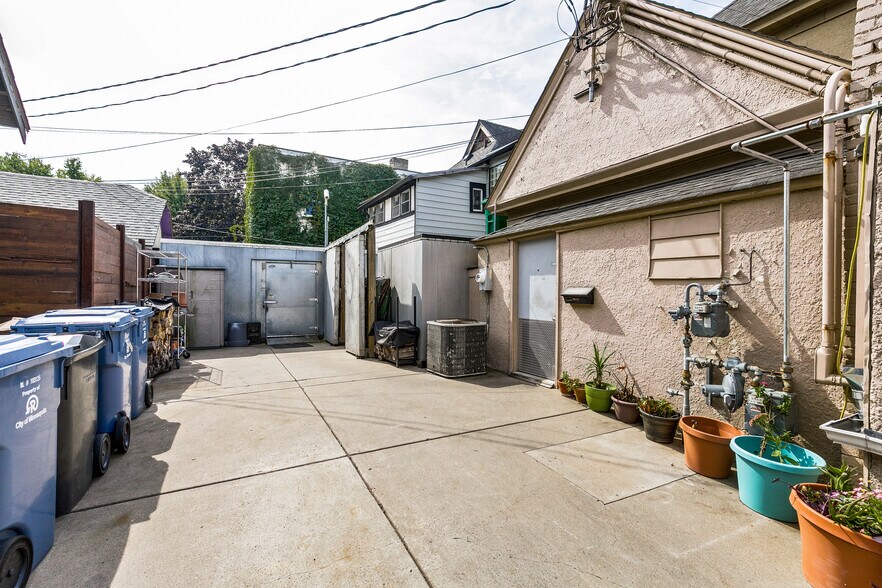 More Photos Of 3401-3405 S Lyndale Ave, Minneapolis Storefront Retail Residential For Sale