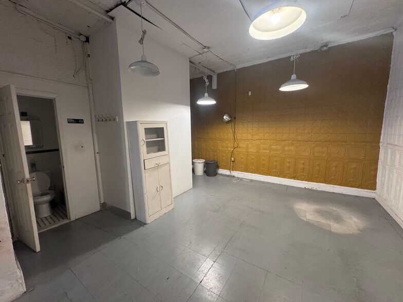 More Photos Of 188 Broadway, Brooklyn Storefront Retail Residential For Lease