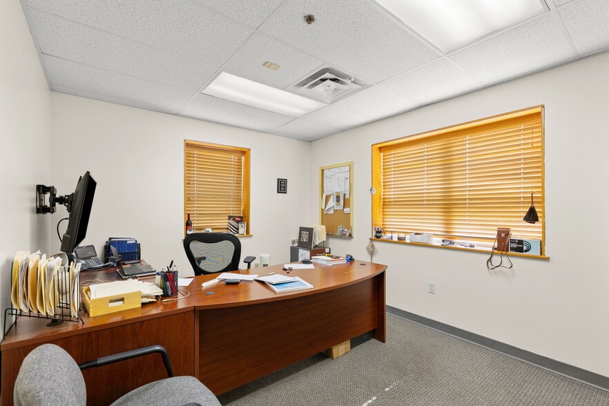 More Photos Of 900 W Miller Rd, Iola Manufacturing For Sale
