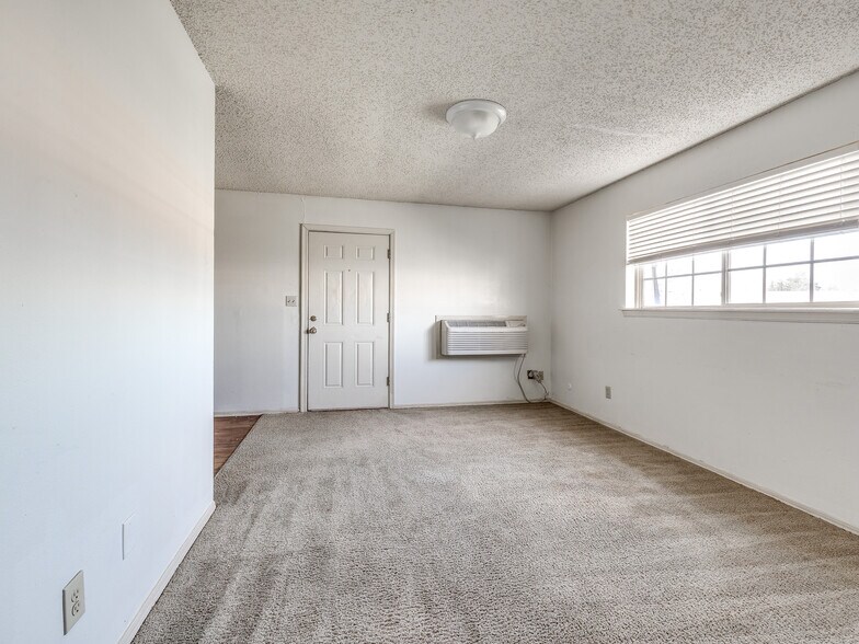 More Photos Of 6401 NW Oak Ave, Lawton Apartments For Sale