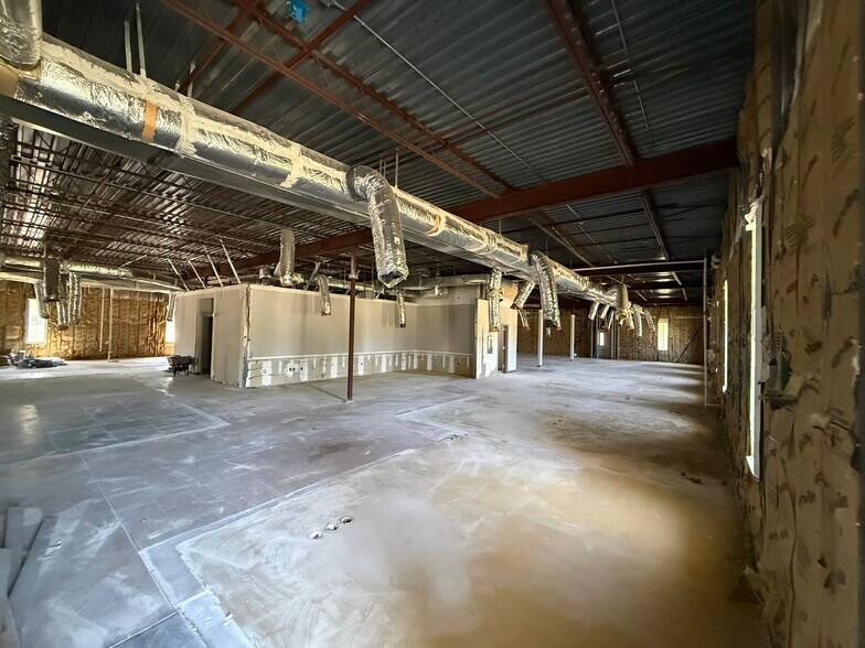 More Photos Of 1500 N Longstreet St, Kingstree Light Distribution For Sale