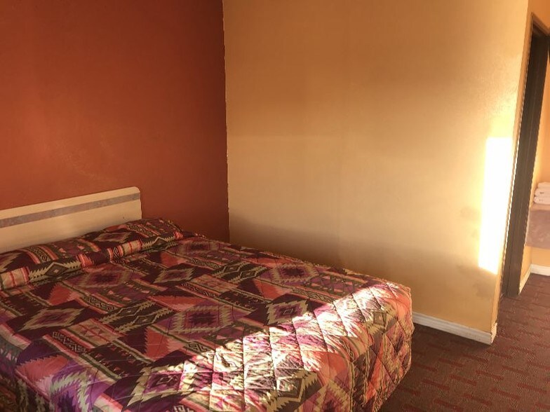 More Photos Of 3607 Hamilton Ave, Saint Louis Hotel For Sale