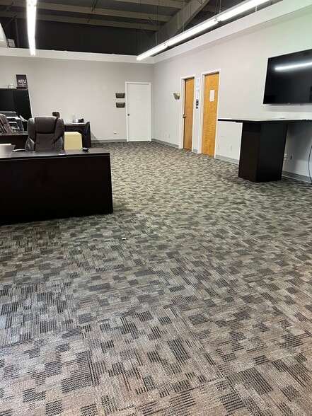 More Photos Of 337 NC Hwy 68, Greensboro Warehouse For Sale