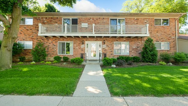 Primary Photo Of 516 Neff Ln, Grosse Pointe Apartments For Sale