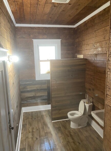 More Photos Of 1502 Buena Vista Rd, San Antonio Loft Creative Space For Sale