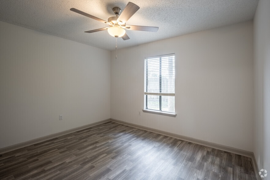 More Photos Of 1756 S Clyde Morris Blvd, Daytona Beach Apartments For Sale