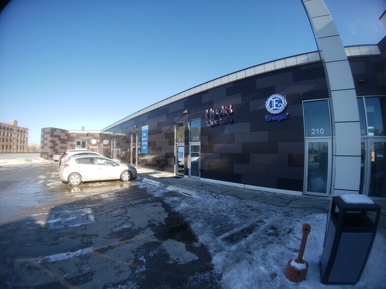 More Photos Of 2252 S Canal St, Chicago Storefront For Lease