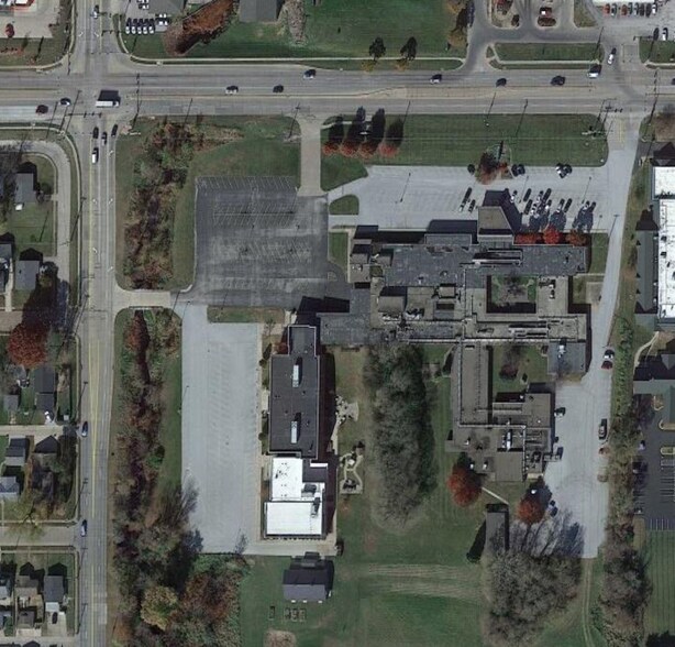 More Photos Of 1111 W Kimberly Rd, Davenport Hospital For Sale