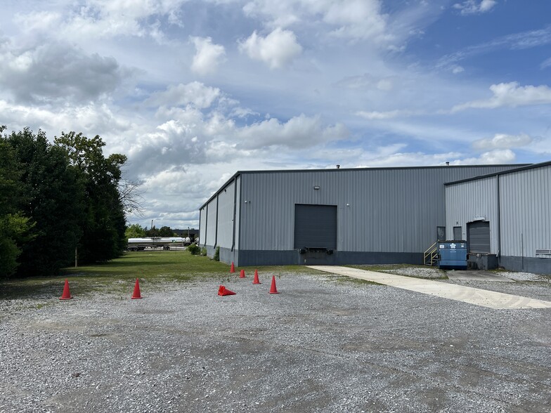 More Photos Of 1903 Polymer Dr, Chattanooga Distribution For Lease