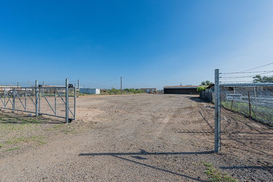 More Photos Of 1405 Garden City Hwy, Midland Office Residential For Sale