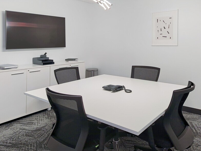 More Photos Of 2323 W 5th Ave, Columbus Coworking Space
