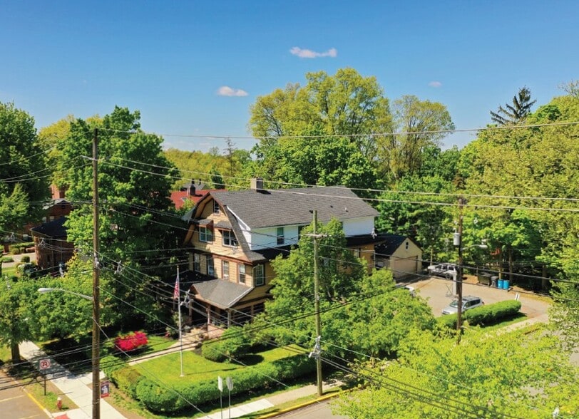 More Photos Of 490 Broad Ave, Leonia Apartments For Sale
