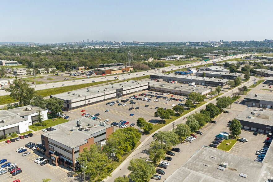 More Photos Of 1400 Av St-Jean-Baptiste, Québec Flex For Lease