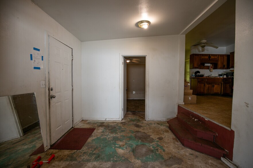 More Photos Of 2747 Eaton ave, Lakeland Specialty For Sale