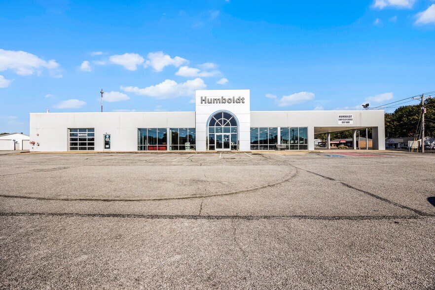 Primary Photo Of 3301 Eastend Ave, Humboldt Auto Dealership For Sale