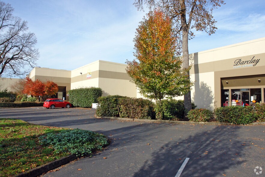 More Photos Of 15525 SE For Mor Ct, Clackamas Warehouse For Lease