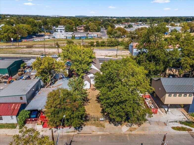 More Photos Of 2607 E 5th St, Austin Religious Facility For Sale