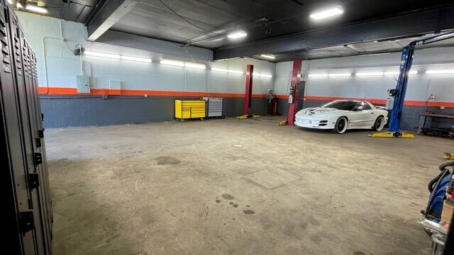 More Photos Of 860 Orange Ave, West Haven Auto Dealership For Sale