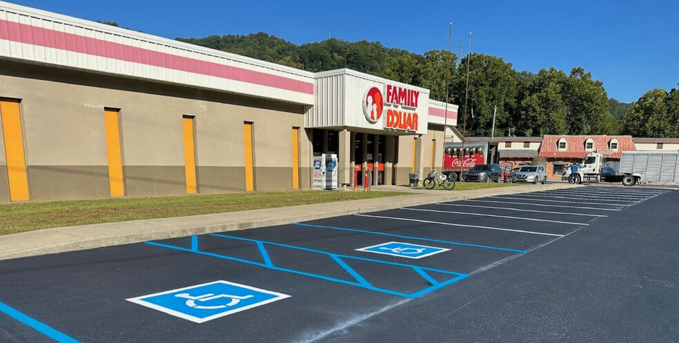 More Photos Of 1548 S US Highway 421, Harlan General Retail For Sale