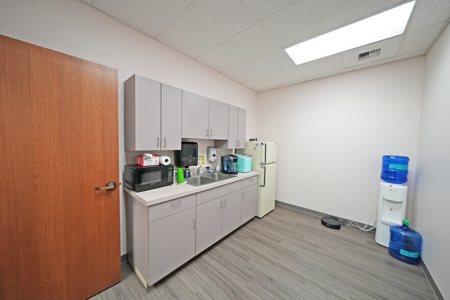 More Photos Of 1200 Chesterly Dr, Yakima Office For Lease