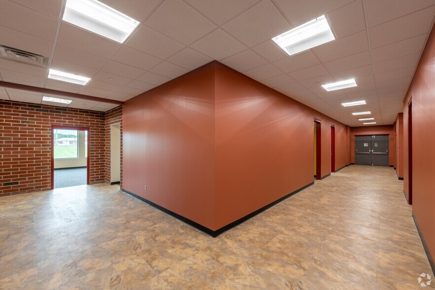 More Photos Of 78 Barnum Rd, Devens Light Manufacturing For Lease