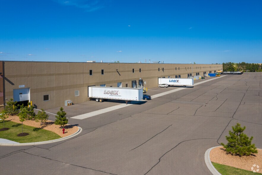 More Photos Of 9350 W Broadway Ave, Brooklyn Park Distribution For Lease