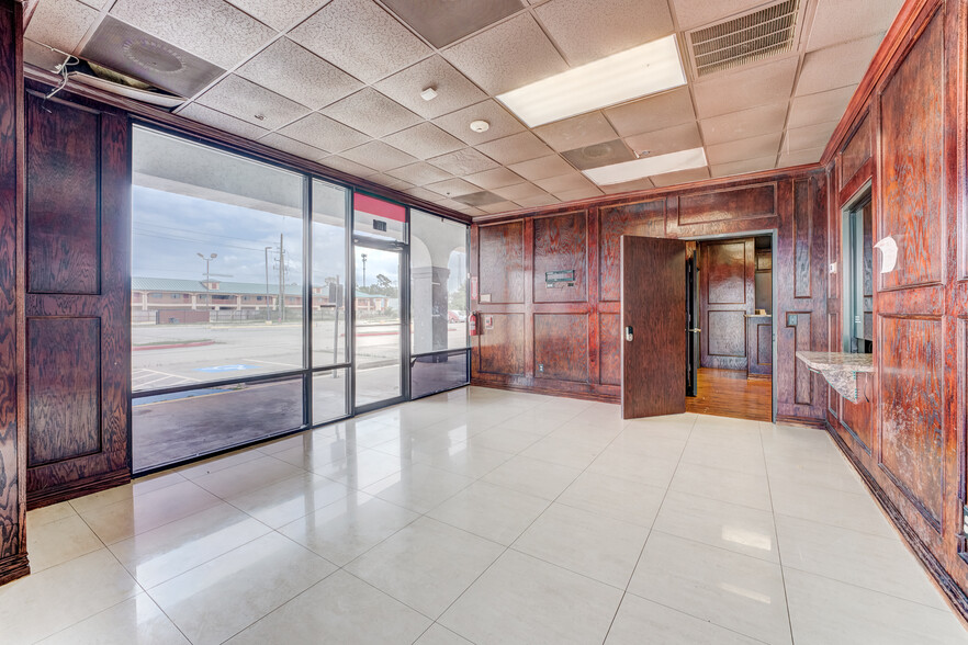 More Photos Of 324 Fm-1960 Rd, Houston General Retail For Sale