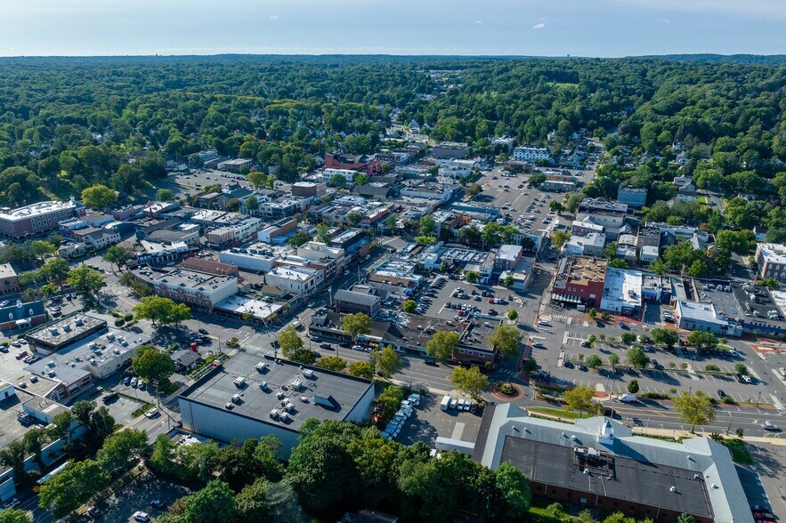 More Photos Of 8 Wall St, Huntington Restaurant For Sale