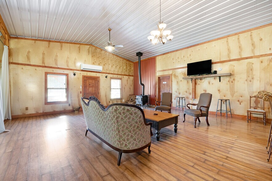 More Photos Of 80 S Sauty Rd, Guntersville Lodge Meeting Hall For Sale