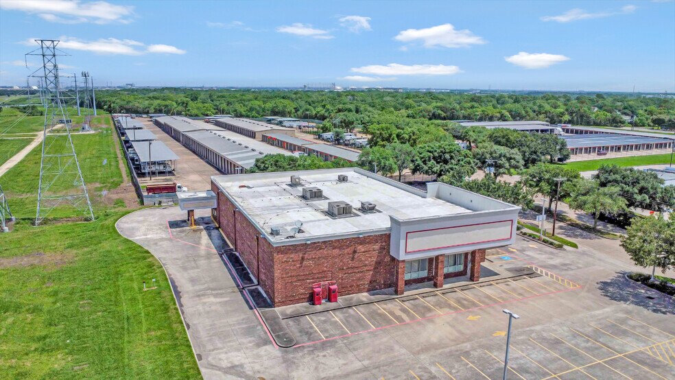 More Photos Of 2700 W Main St, League City Drugstore For Sale