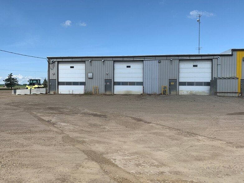 More Photos Of 4000 Landry Ave, Red Deer County Warehouse For Lease