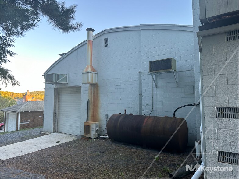 More Photos Of 111 Chestnut St, Mohnton Industrial For Sale