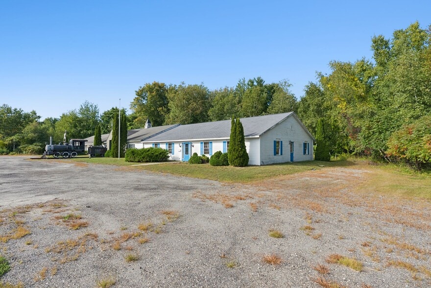 More Photos Of 37-41 Roosevelt Trl, Casco Office For Sale
