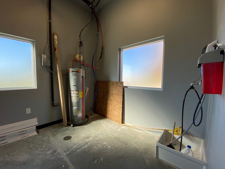 More Photos Of 2221 John Williams Blvd, Bedford Office For Sale