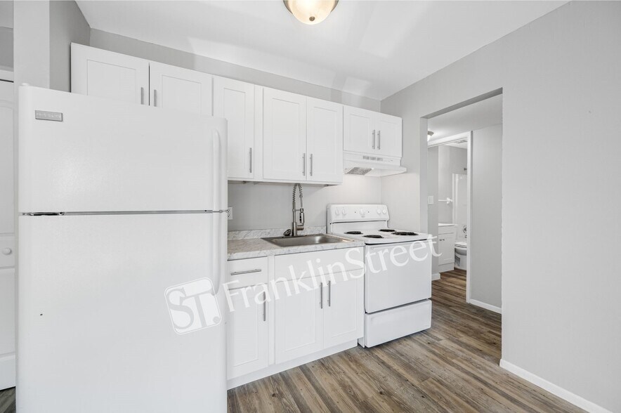 More Photos Of 1852 Golf View Ave, Fort Myers Apartments For Sale