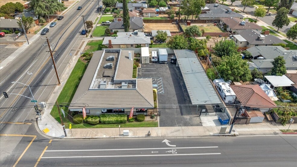 More Photos Of 445 W Dakota Ave, Fresno Office Residential For Sale