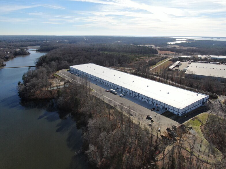 More Photos Of 1637 Green Mount Pky, Williamsburg Refrigeration Cold Storage For Lease