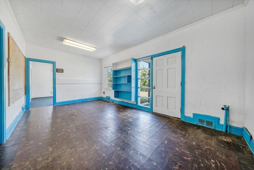 More Photos Of 1687 Stultz Rd, Martinsville Specialty For Sale