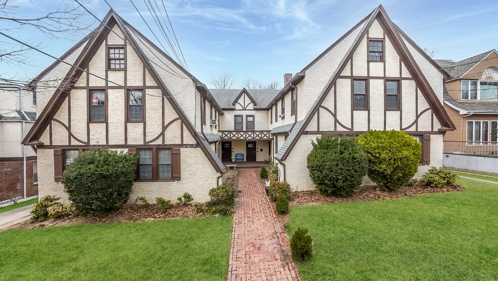 More Photos Of 4320 Hamilton Pl, Flushing Apartments For Sale