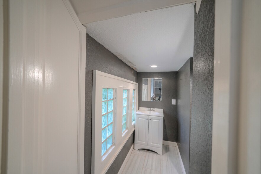 More Photos Of 2424 Southmore Blvd, Houston Medical For Lease