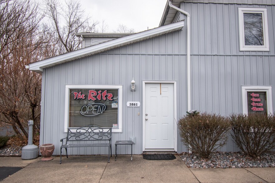 More Photos Of 3861 Main St, Mineral Ridge Office For Sale