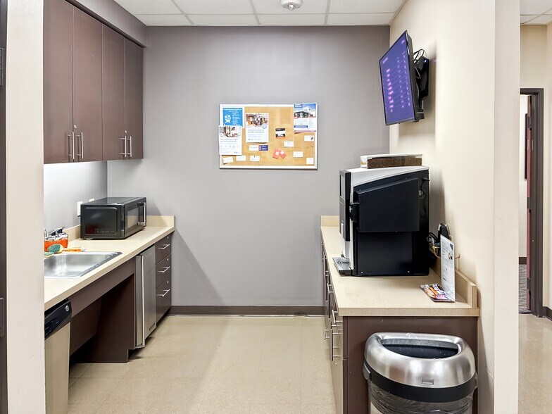 More Photos Of 1452 Hughes Rd, Grapevine Coworking Space