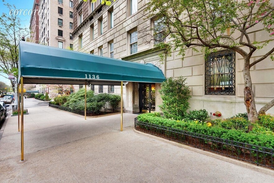 More Photos Of 1136 5th Ave, New York Apartments For Lease