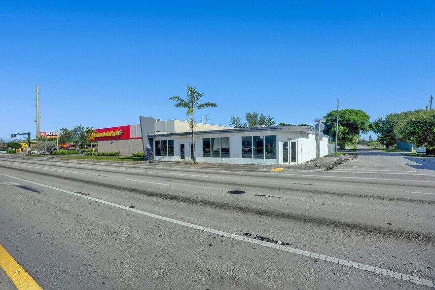 More Photos Of 3055-3057 Broward Blvd, Fort Lauderdale Storefront Retail Office For Sale