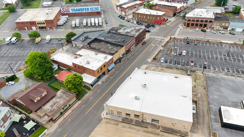 More Photos Of 233 E Sullivan St, Kingsport Storefront For Sale