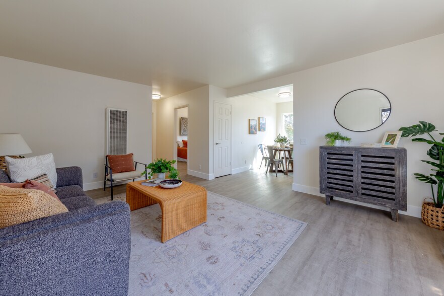 More Photos Of 628 W California Ave, Vista Apartments For Sale