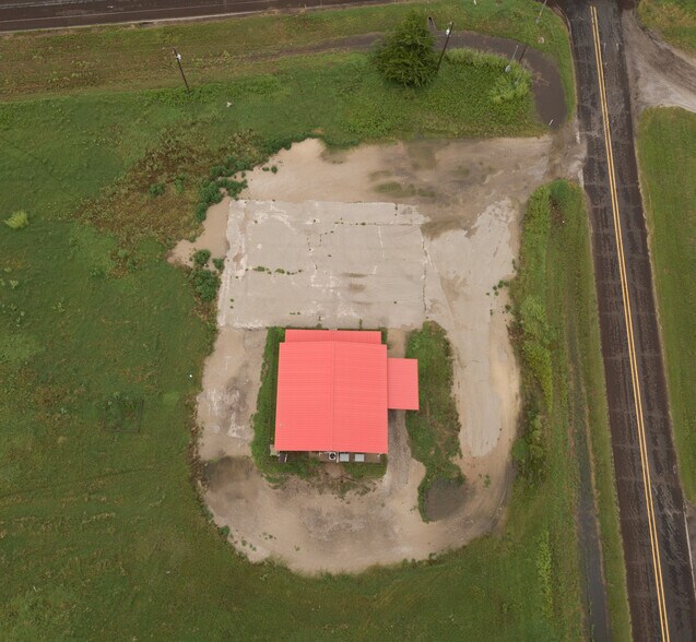 More Photos Of 503 S 5th St, Goree General Retail For Sale