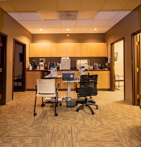 More Photos Of 301-303 Sterling Dr, Orchard Park Medical For Lease